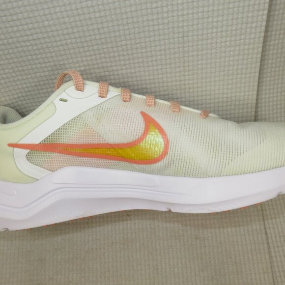 Nike Downshifter 12 DD9294-101 White Running Shoes Sneakers Womens Size 9 - Picture 12 of 13